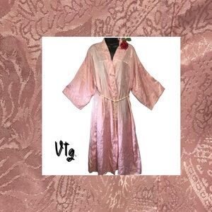 VTG Cachet Maxi Long wrap robe kimono sleeves
pink Floral Jacquard fabric LG